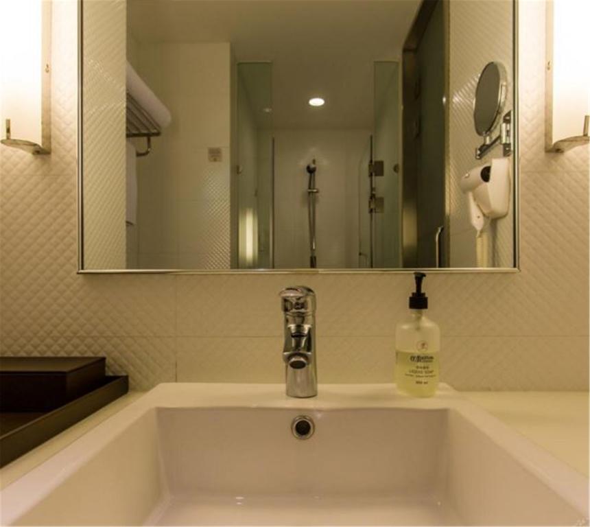 Ji Hotel Xianggang Middle Road Qingdao Chambre photo