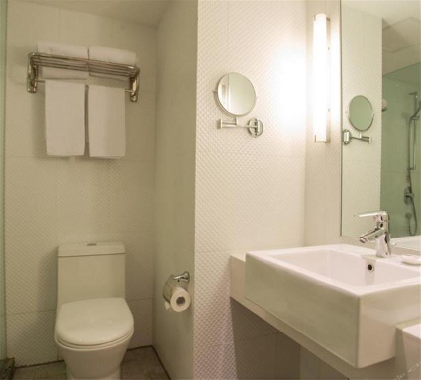 Ji Hotel Xianggang Middle Road Qingdao Extérieur photo